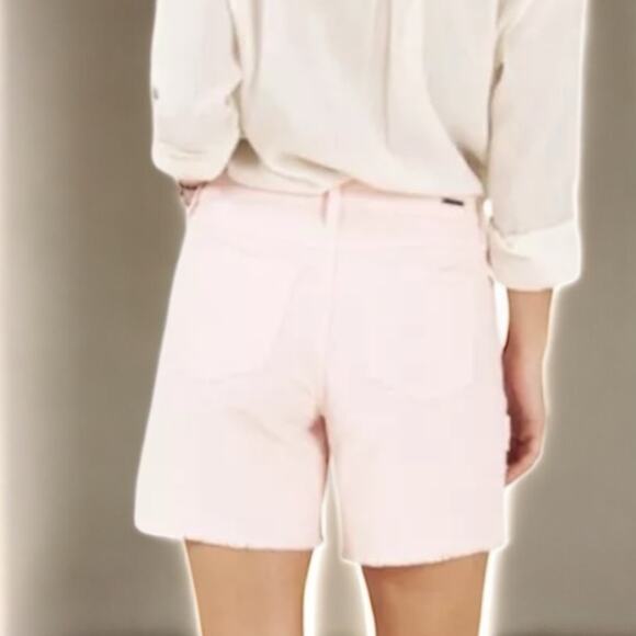 Carve Designs Oahu 4 in. shorts are made of stretch cotton corduroy Pink Size 8 - Picture 6 of 9